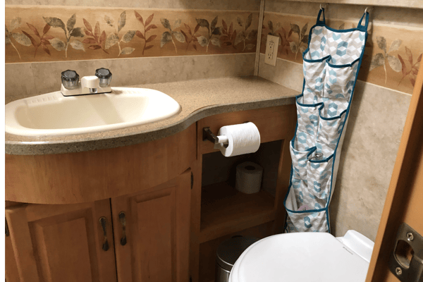 Class A Toyhauler 8 persons wheelchair access + garage for motorcycle, golfcart, ATV, 37 feet long