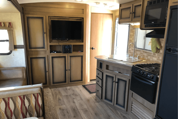 Stefan's Radiance 28QBHS Travel Trailer
