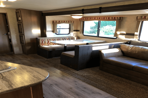 Stefan's Radiance 28QBHS Travel Trailer