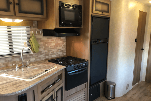 Stefan's Radiance 28QBHS Travel Trailer