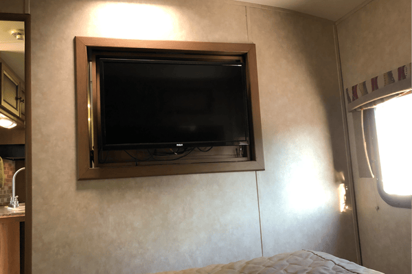 Stefan's Radiance 28QBHS Travel Trailer