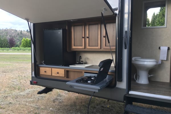 Christina's 2016 Cruiser Viewfinder lite Cruiser Travel Trailer