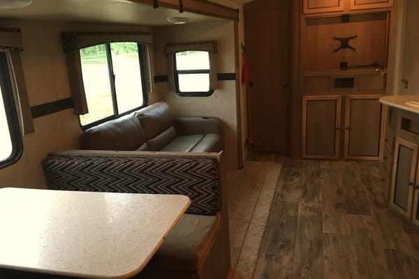 Christina's 2016 Cruiser Viewfinder lite Cruiser Travel Trailer