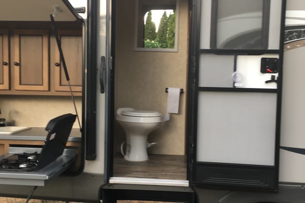 Christina's 2016 Cruiser Viewfinder lite Cruiser Travel Trailer