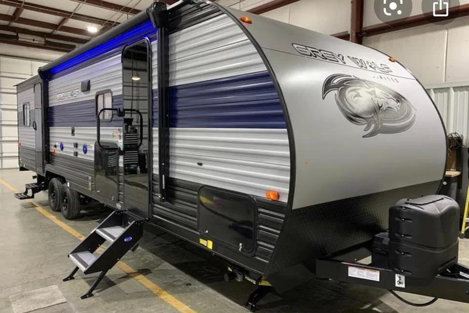 Weirs Grey wolf 27RR  Toy Hauler 