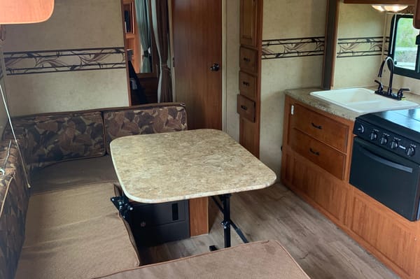 Surveyor Sport 26ft Triple bunks!