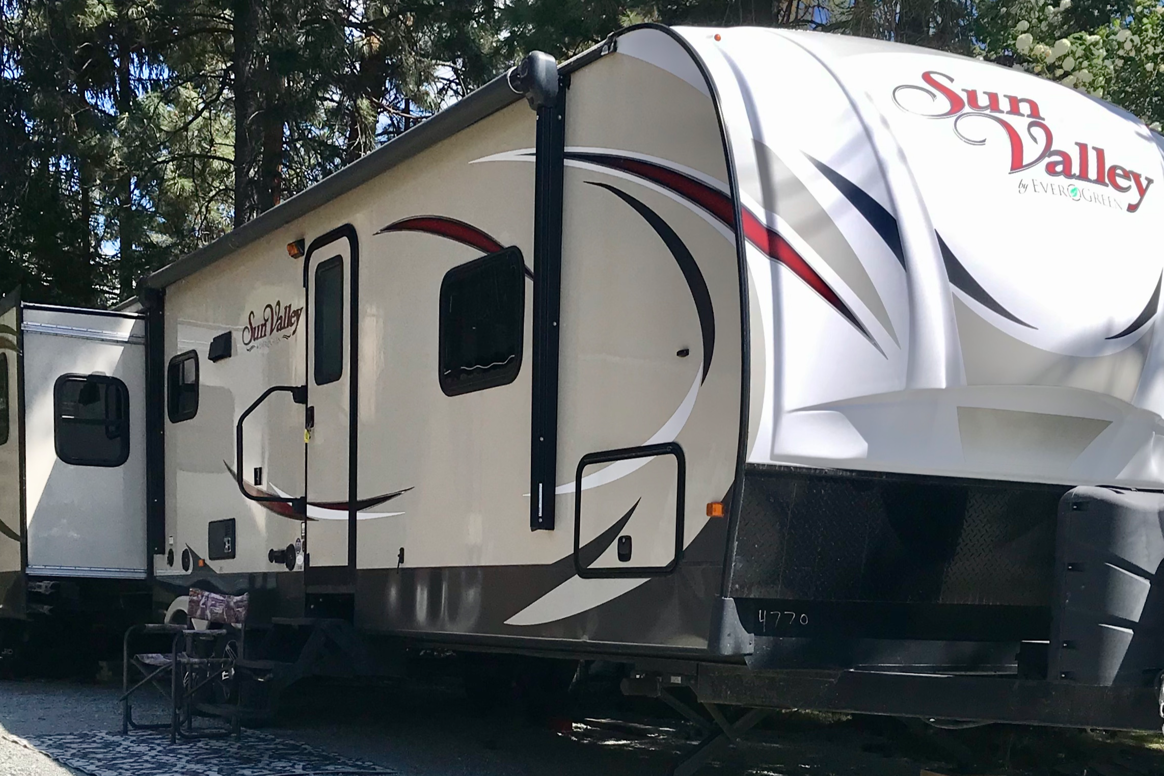 *Turn key* Fully loaded Luxury Rental*  32’ Sunvalley *Delivery Only