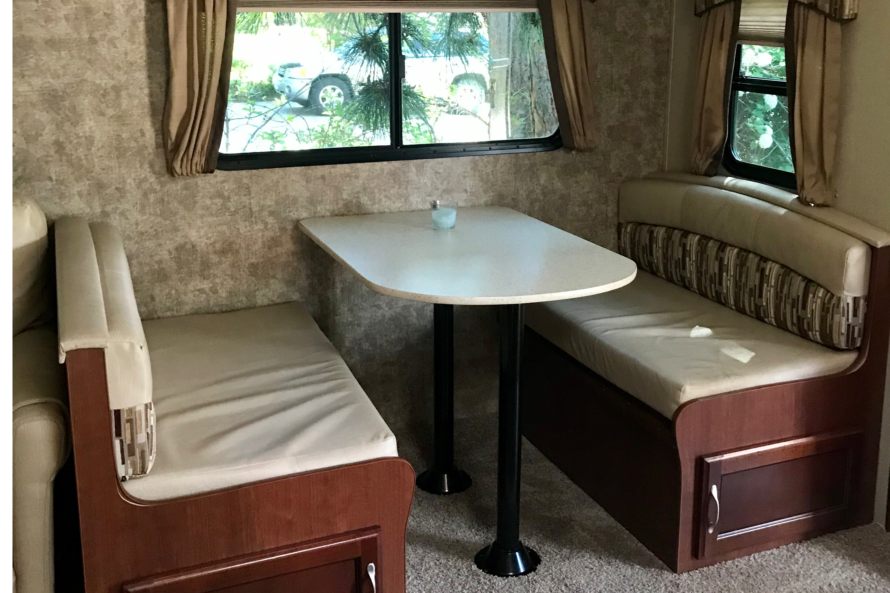 *Turn key* Fully loaded Luxury Rental*  32’ Sunvalley *Delivery Only