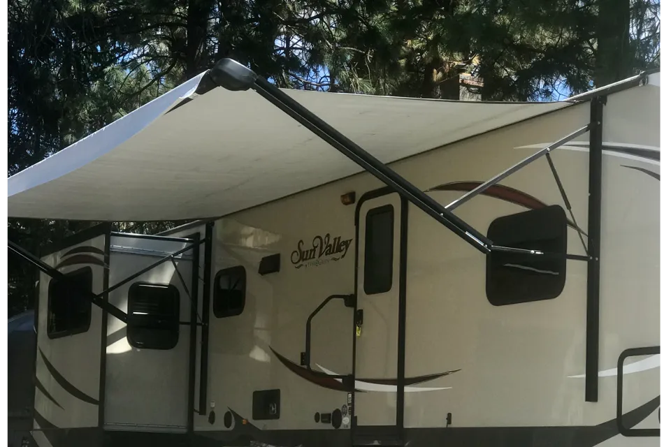 *Turn key* Fully loaded Luxury Rental*  32’ Sunvalley *Delivery Only