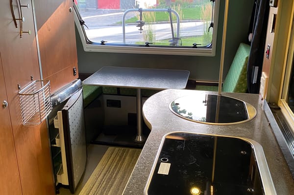 Safari Condo F1743 Roulotte Ultra Légère (1700lbs, possible avec quasi tous véhicule)