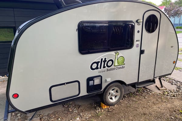 Safari Condo F1743 Roulotte Ultra Légère (1700lbs, possible avec quasi tous véhicule)