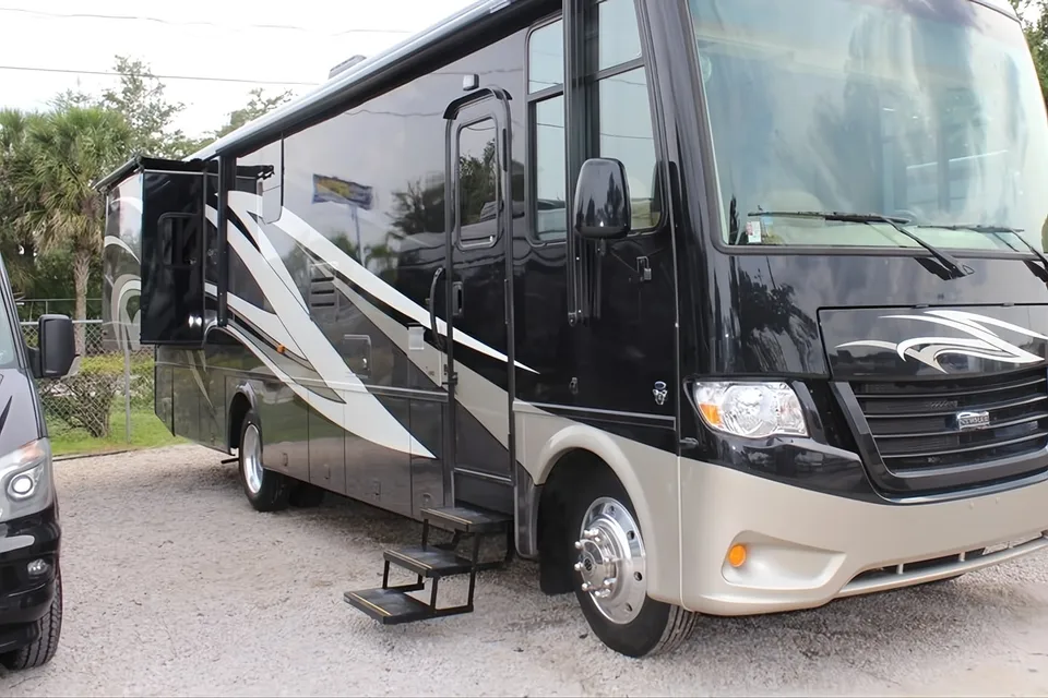 Steve's Newmar Bay Star Class A