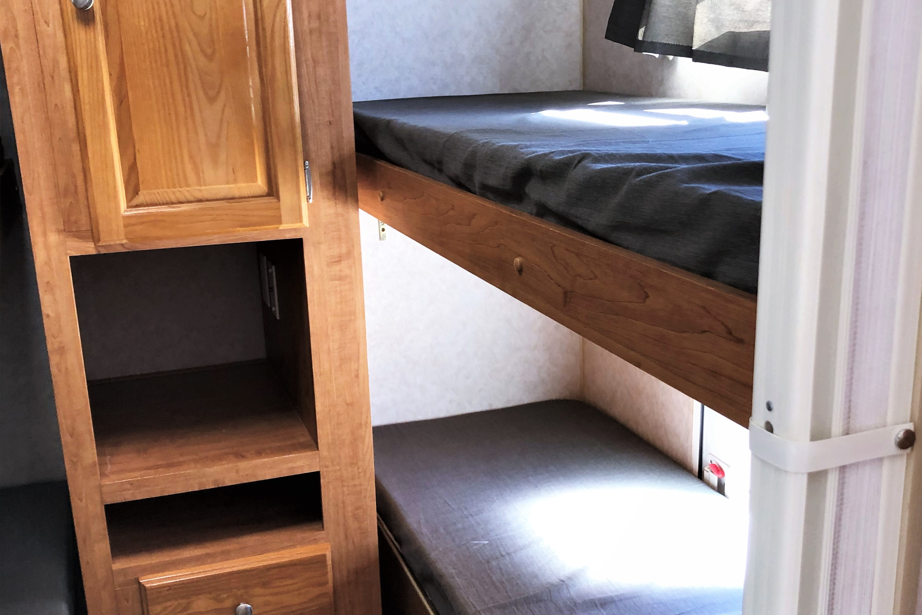 Beautiful Family RV with complete extras