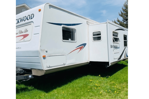 Beautiful Family RV with complete extras
