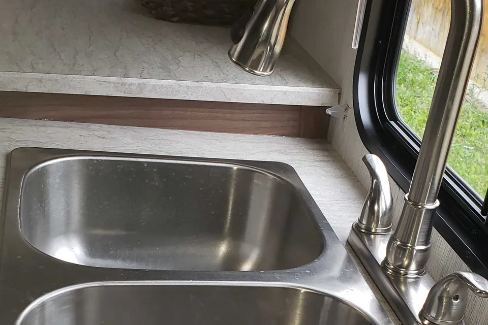 Similkameen 's  NEW  Heartland Prowler 29RKS Travel Trailer