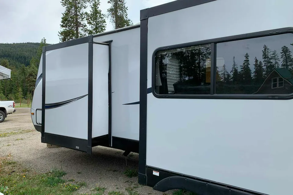 Similkameen 's  NEW  Heartland Prowler 29RKS Travel Trailer