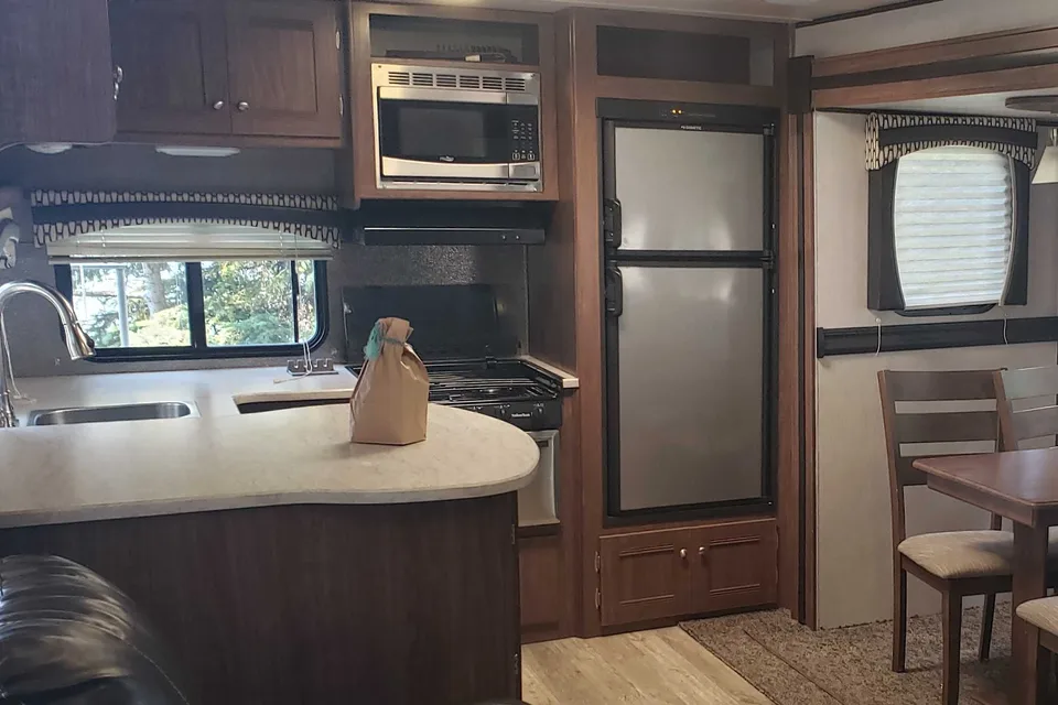 Similkameen 's  NEW  Heartland Prowler 29RKS Travel Trailer