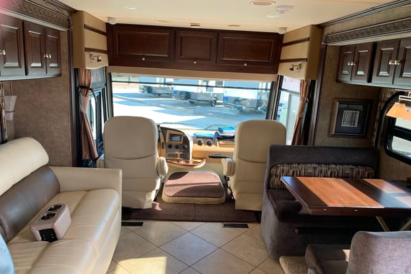 The Pine Needle Express Itasca Suncruiser 35P Class A
