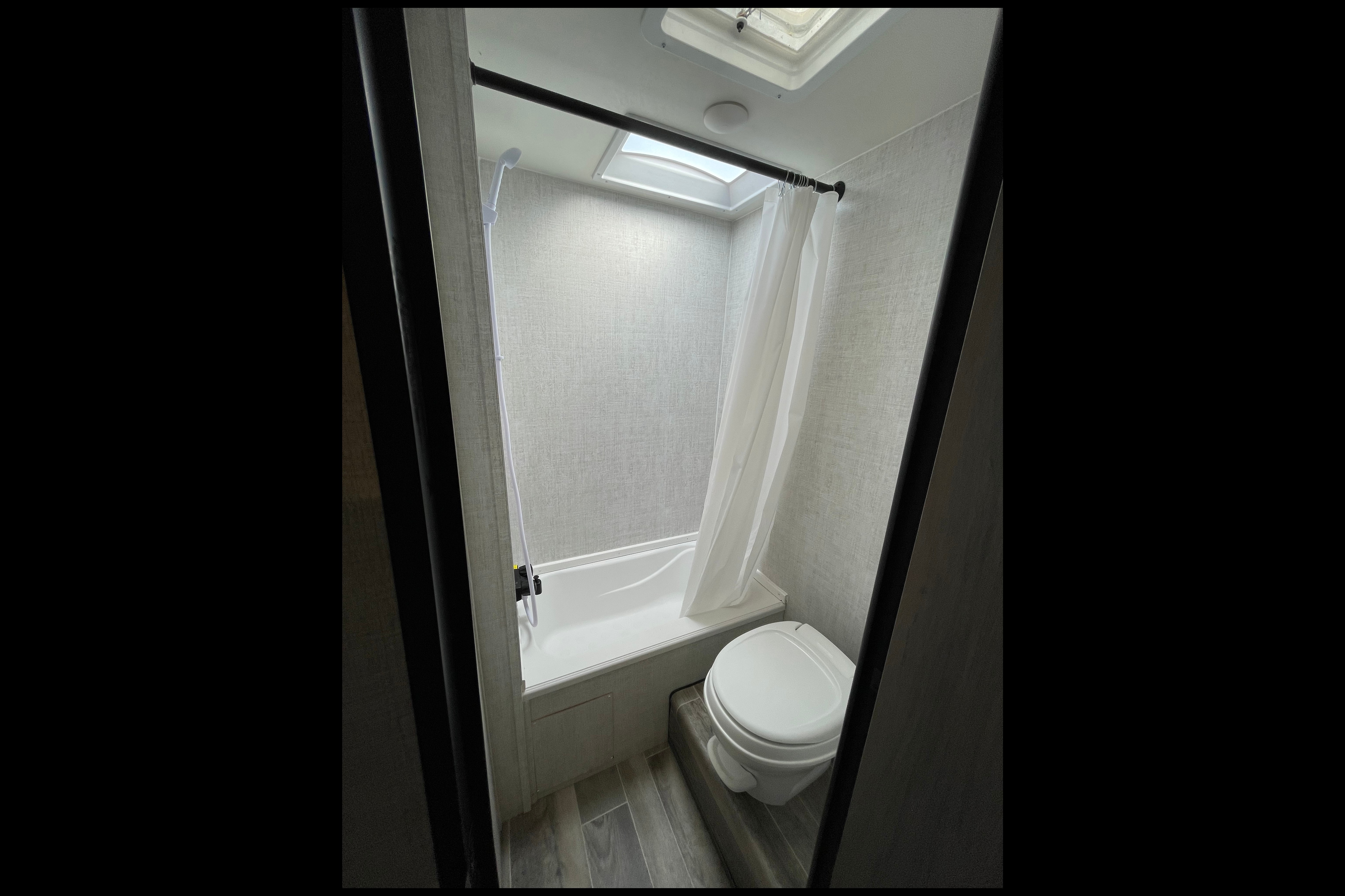 Spacious Clean New 27' Ultra-Lite Travel Trailer