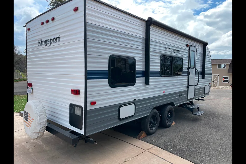Spacious Clean New 27' Ultra-Lite Travel Trailer