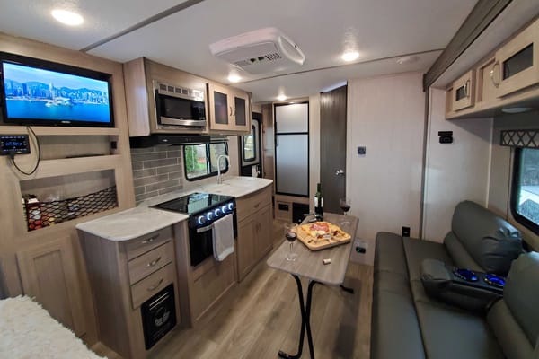 "Frieda" Coachmen Freedom Express Travel Trailer