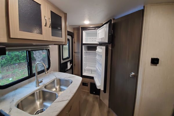 "Frieda" Coachmen Freedom Express Travel Trailer