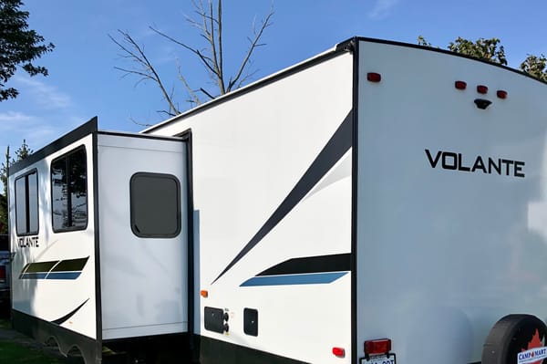 Jesse & Tracey’s Keystone Crossroads Volante Travel Trailer