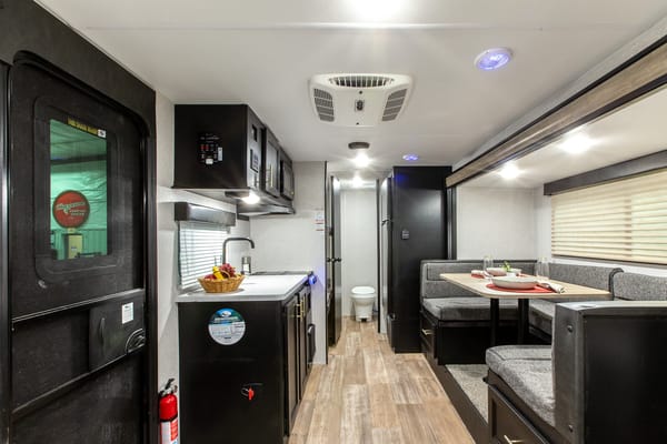 JEFF's Cherokee Wolf Pup 17JG Travel Trailer