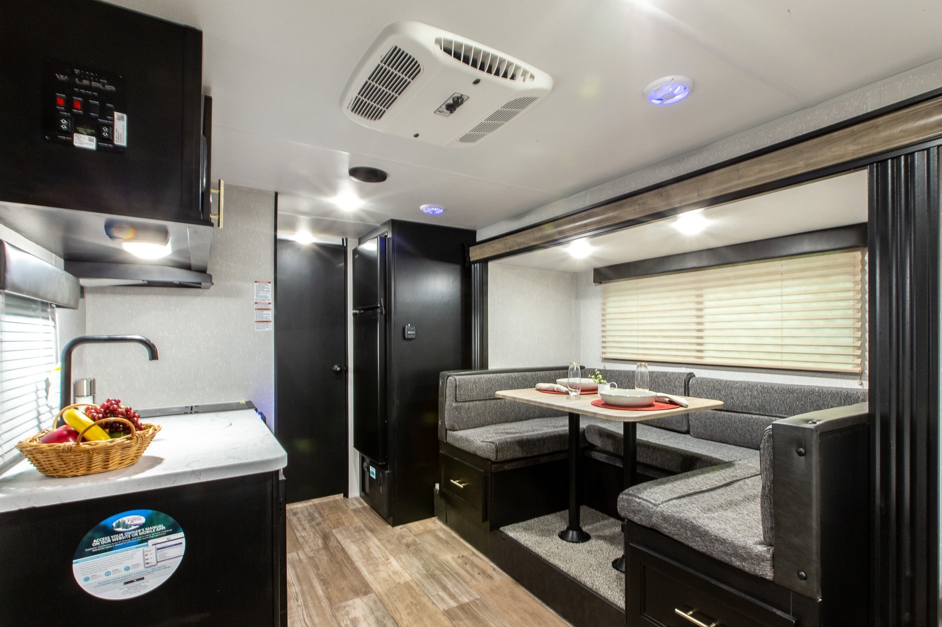 JEFF's Cherokee  Wolf Pup 17JG Travel Trailer