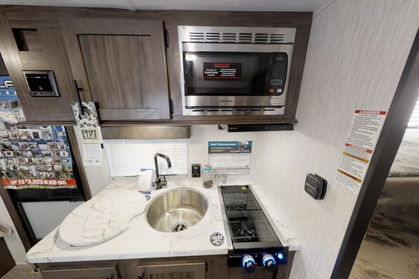 JEFF's Cherokee Wolf Pup 17JG Travel Trailer