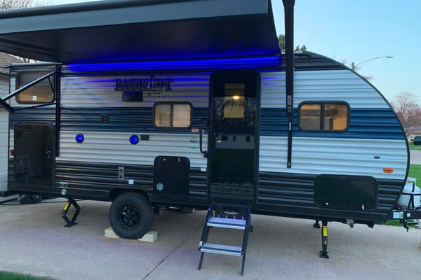 JEFF's Cherokee Wolf Pup 17JG Travel Trailer