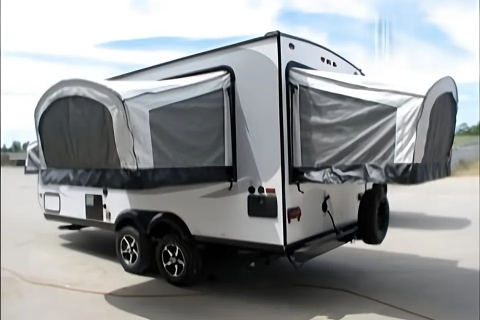 Sarah and Chris's Jayco 17FXD Hybrid