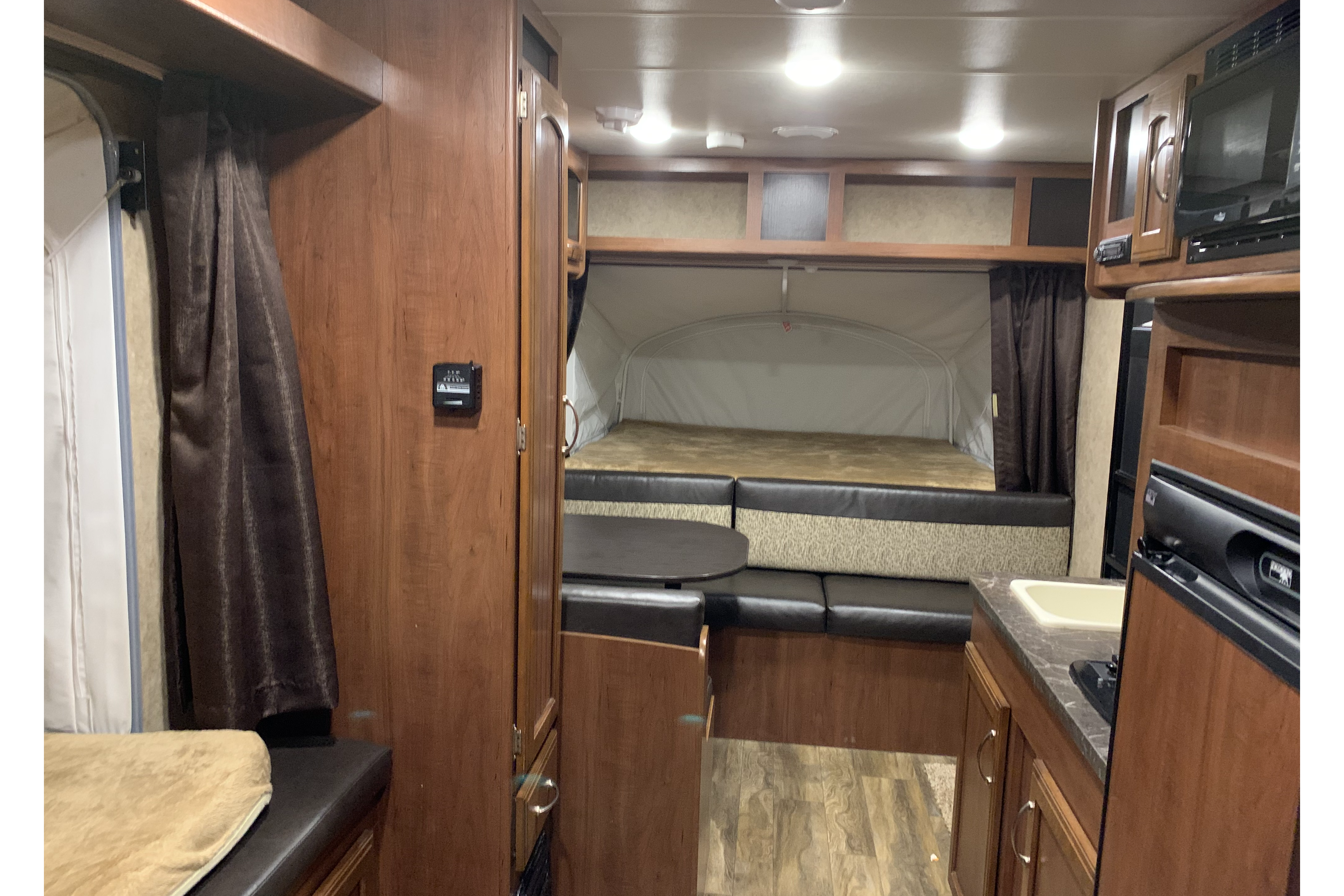 Sarah and Chris's Jayco 17FXD Hybrid