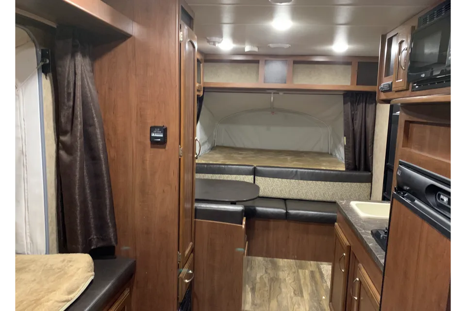 Sarah and Chris's Jayco 17FXD Hybrid