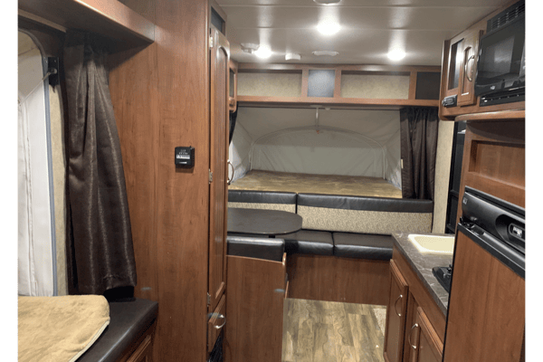Sarah and Chris's Jayco 17FXD Hybrid