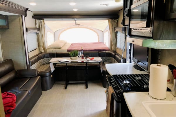 “KODY” Kodiak Dutchmen RV Kodiak Ultra-Lite Hybrid