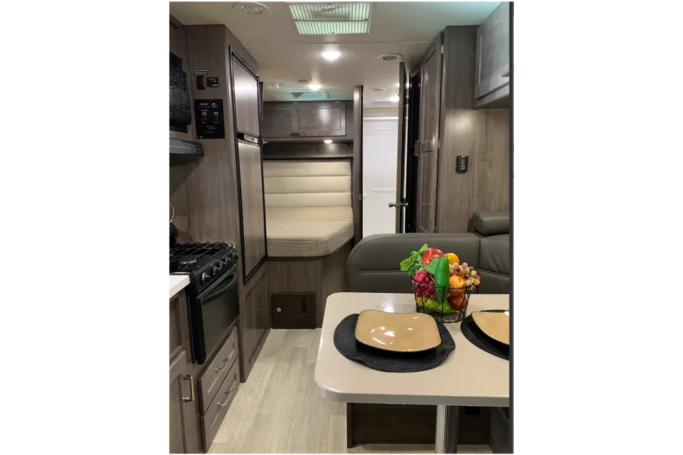 2020 Winnebago Minnie Winnie