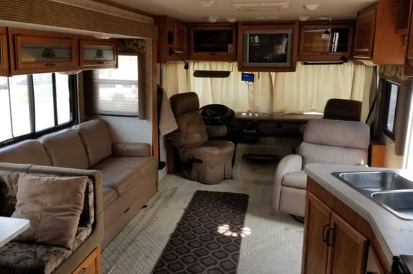 Fleetwood Flair Class A Bus