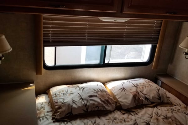 Fleetwood Flair Class A Bus