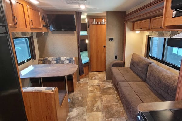 Starcraft Launch Ultra Lite Travel Trailer
