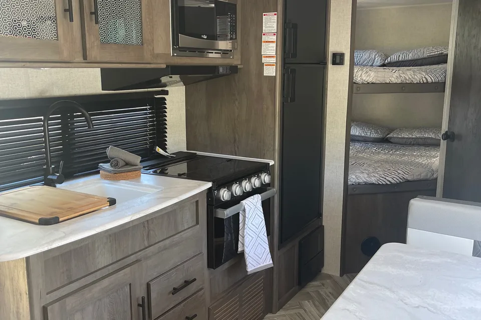 Fully stocked Salem Bunkhouse