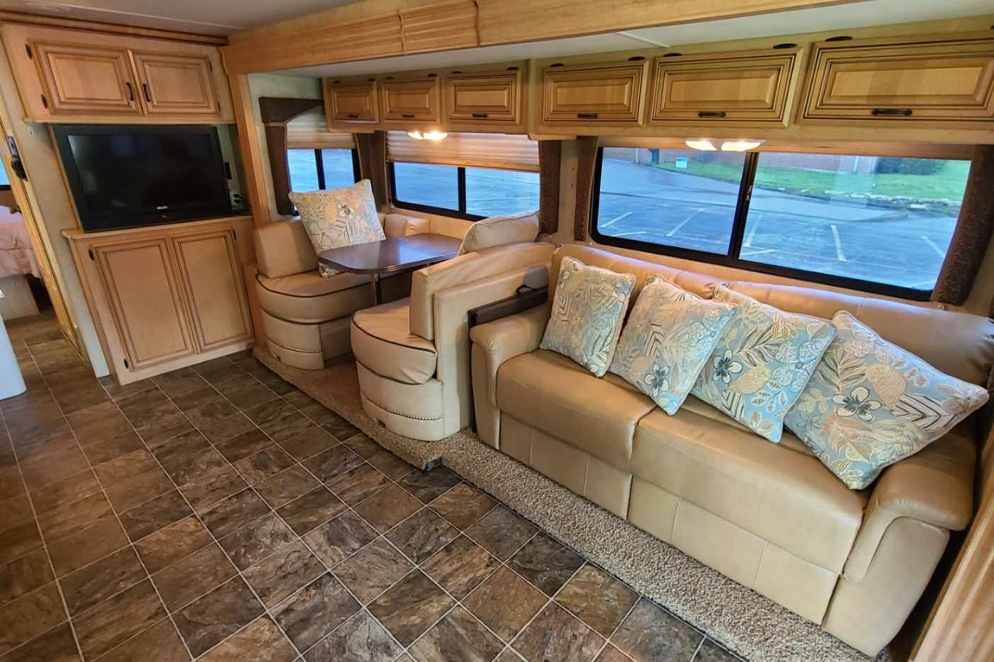 2011 Thor Motor Coach Four Winds Hurricane 32A Class A