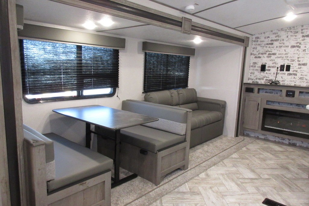 [19] Stress Free RVs - 2021 - XL Bunkhouse Springdale luxury