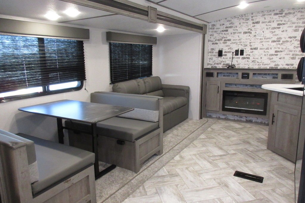 [19] Stress Free RVs - 2021 - XL Bunkhouse Springdale luxury