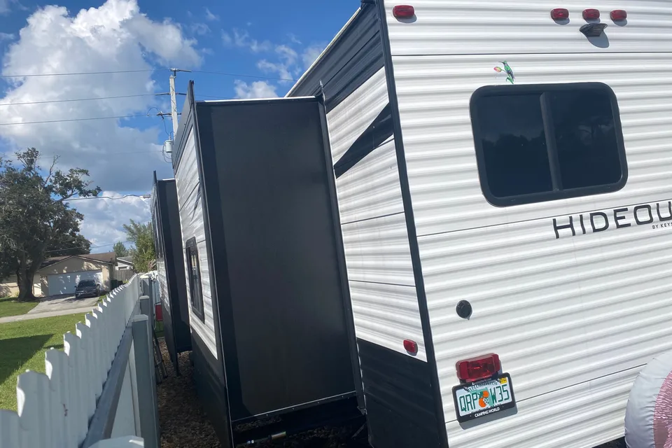 Amazing Keystone Hideout Travel Trailer