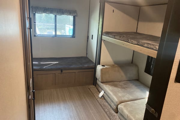 Amazing Keystone Hideout Travel Trailer
