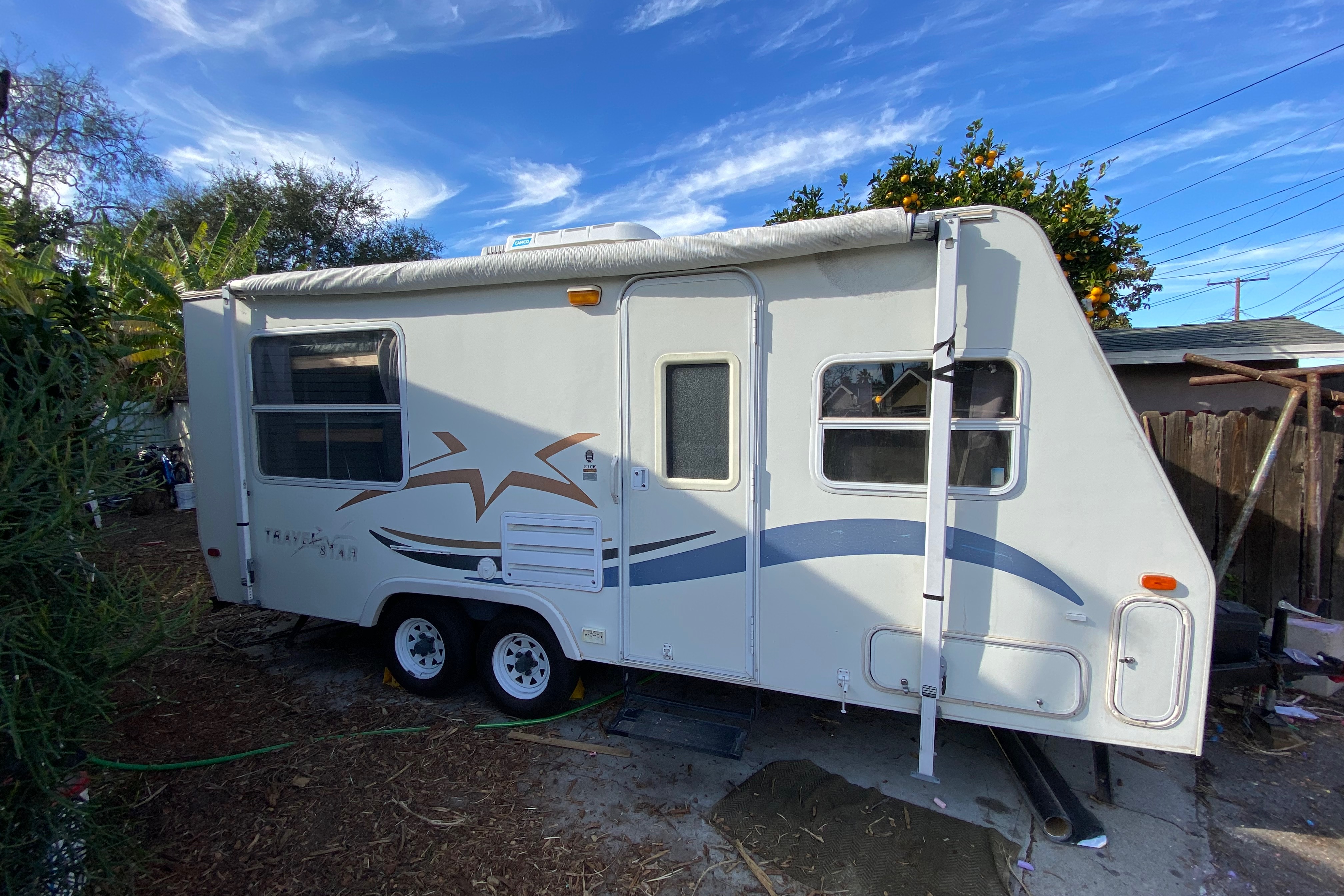 3,000lb SUV & Minivan-towable Starcraft Travel Star hybrid sleeps 8-9