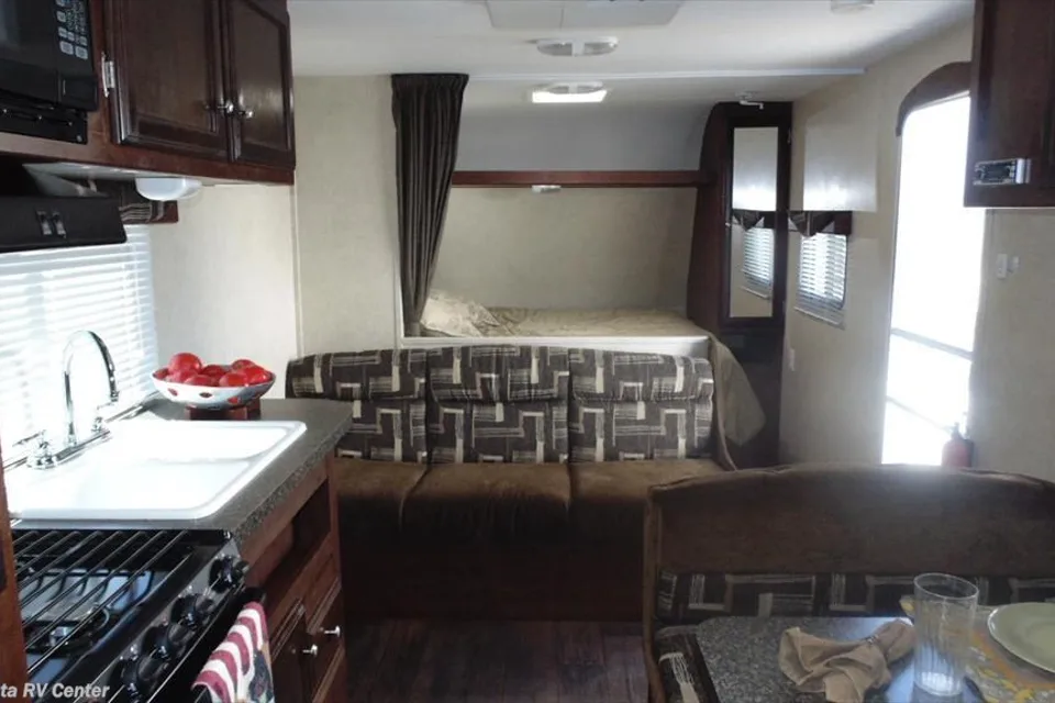Eclipse 24' Milan includes Generator, payment options