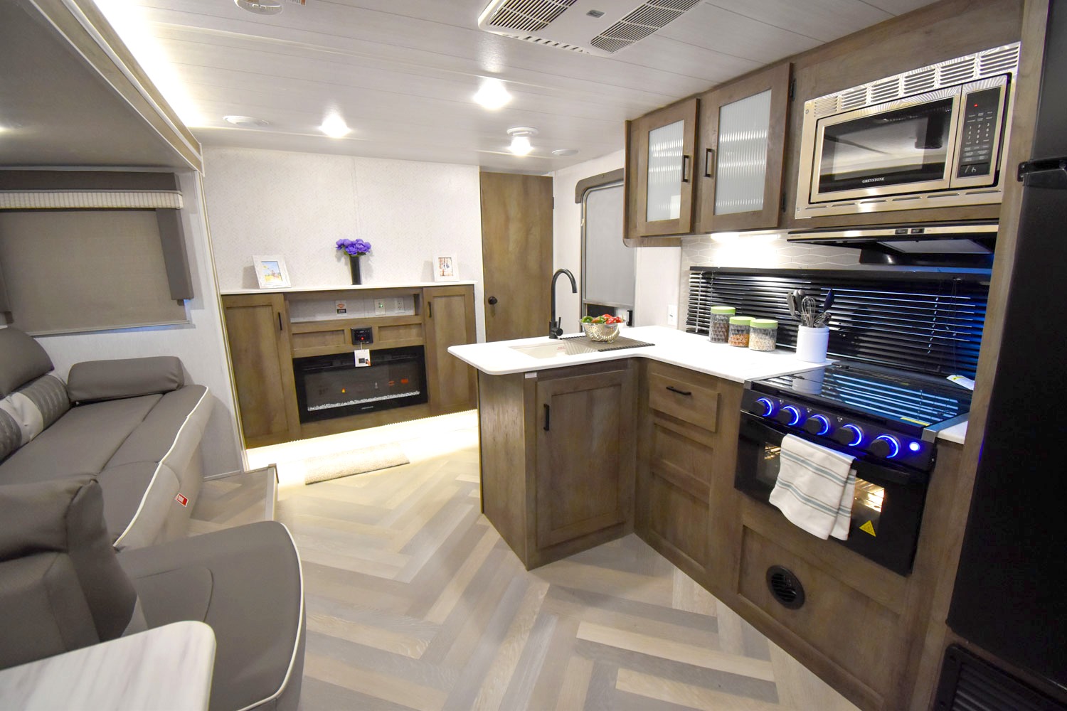 Z RV Adventures "IZZY"