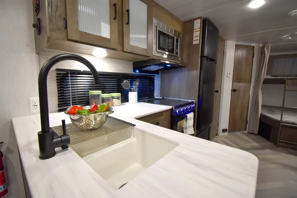Z RV Adventures "IZZY"